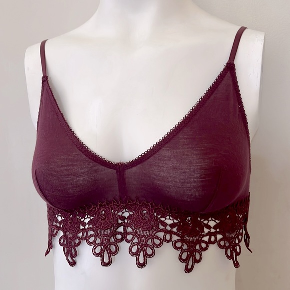 Out From Under Bra by Urban Outfitters - Picture 1 of 7